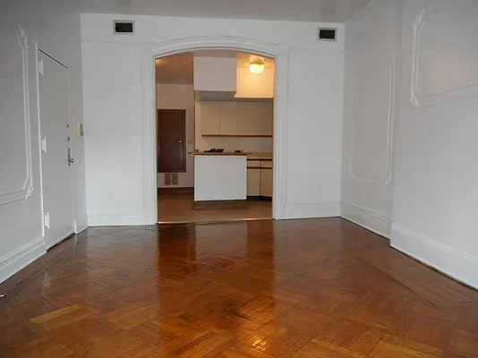 Rented by L.Nelson & Associates | media 32