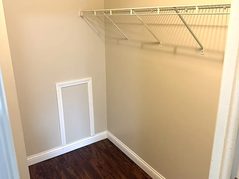 2130 Banstead Ct — Photo 2