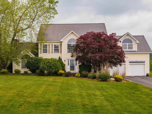 16 Premier Drive, Londonderry, NH 03053