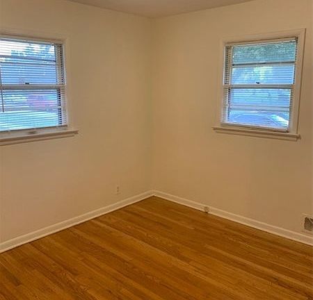 5th image of 1827 Logan St