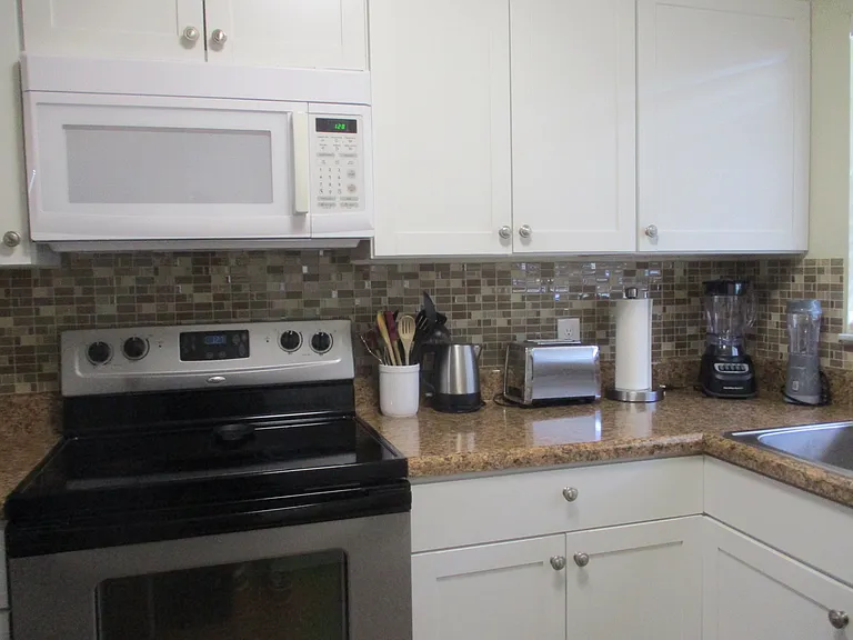 471 Insull Ct — Photo 9