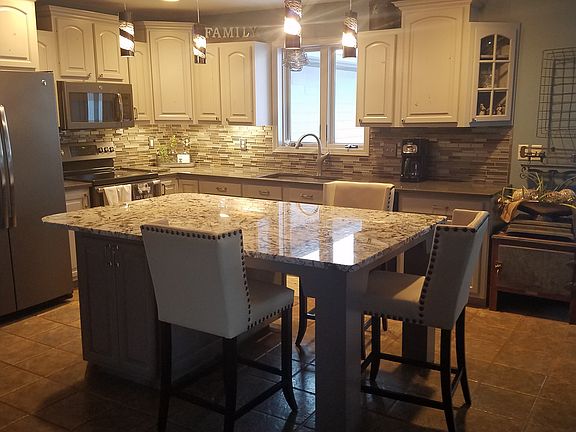 2nd image of 915 Emerald Pines Dr