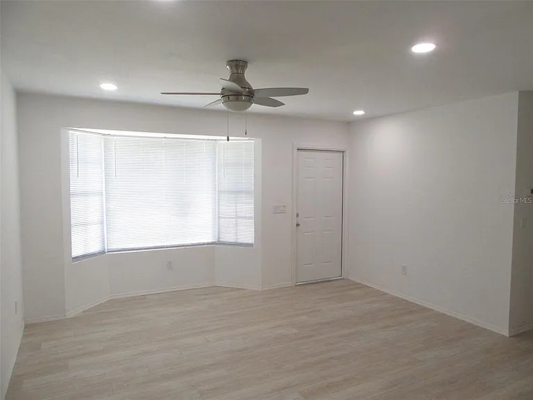 23029 Alabaster Ave — Photo 2