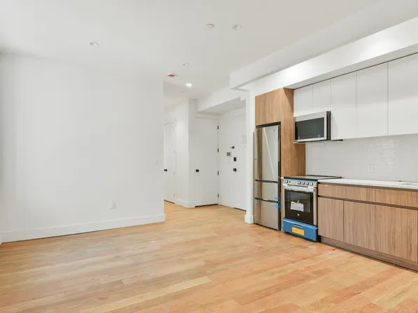 434 Sackett Street image 1 of 9