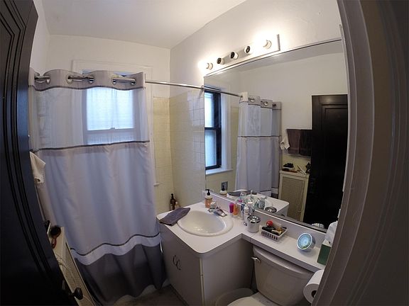 2nd image of 4453 N Leavitt St APT 1