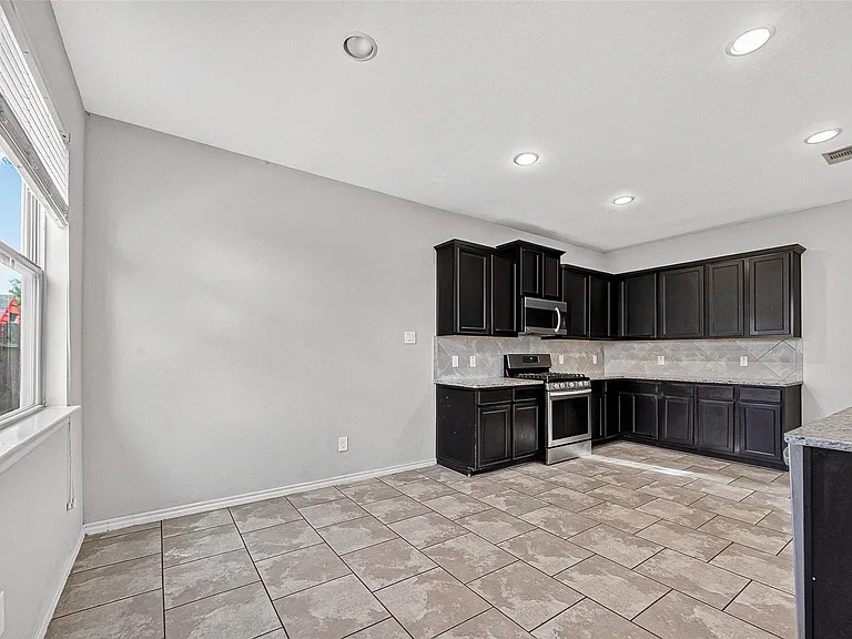 1326 Seagler Pond Ln — Photo 18