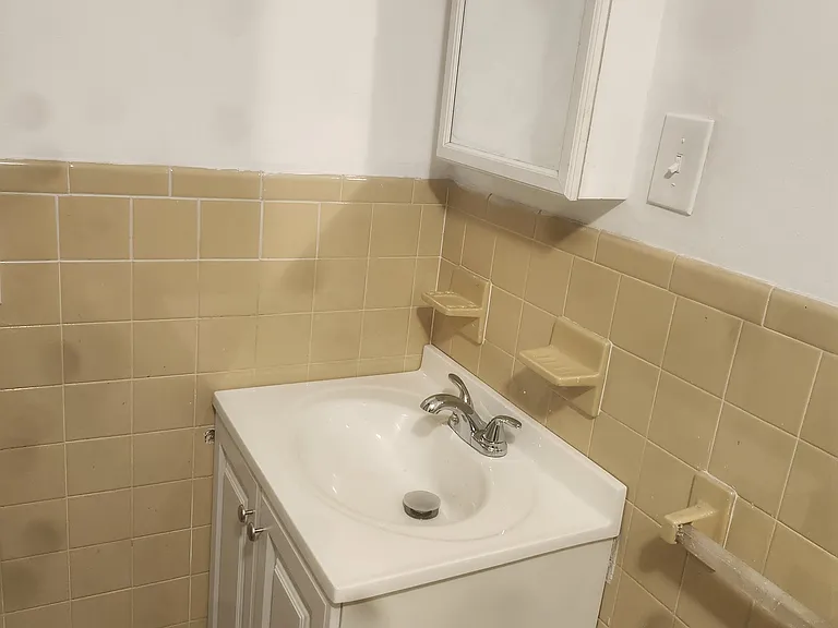 92 Hemingway Ave — Photo 11