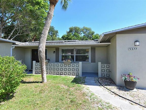 3rd image of 5377 Shadow Lawn Dr