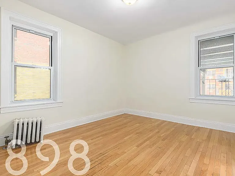 41-45 52nd St #5G — Photo 2
