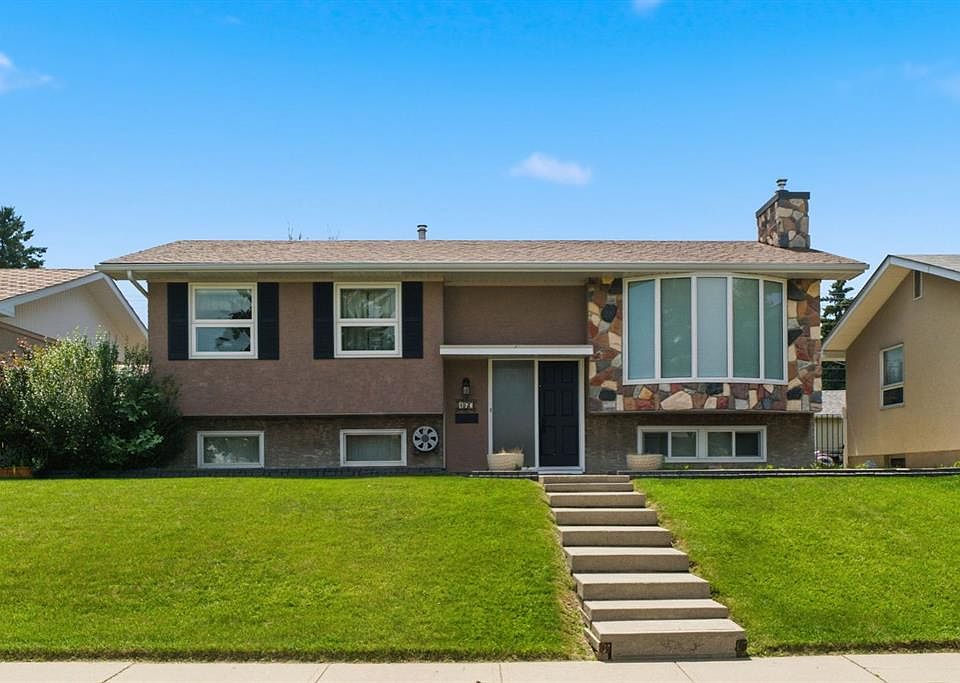 1st image of 160 N Marbrooke Cir NE