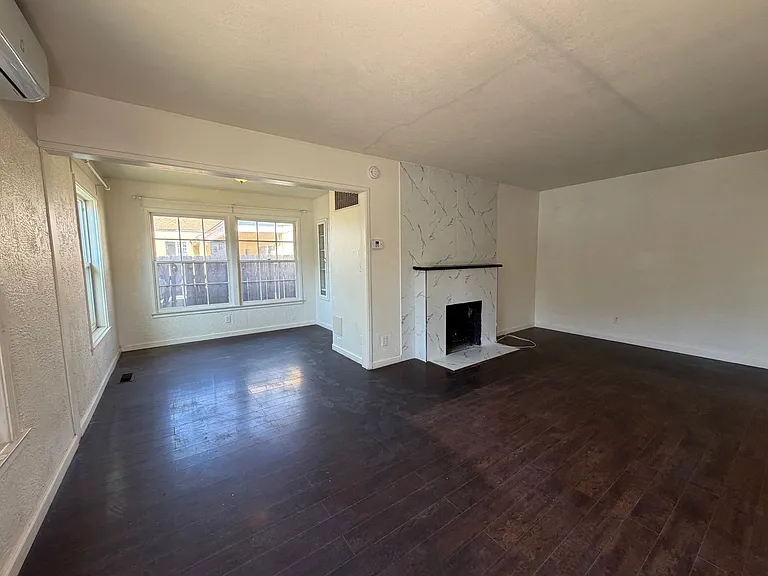564 E St — Photo 14