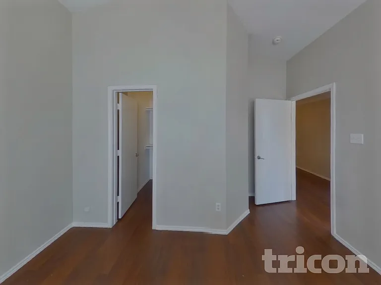 2116 Charmion Ln — Photo 6