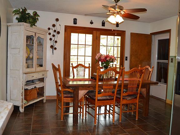 2nd image of 738 Oakhill Dr