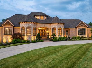 949 Rosewood Dr, Villa Hills, KY 41017