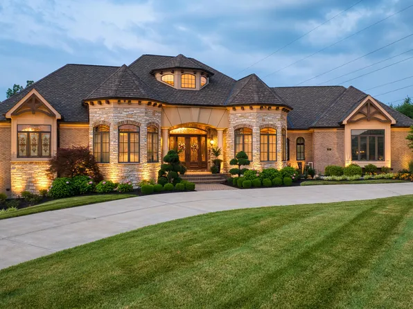 949 Rosewood Dr, Villa Hills, KY 41017