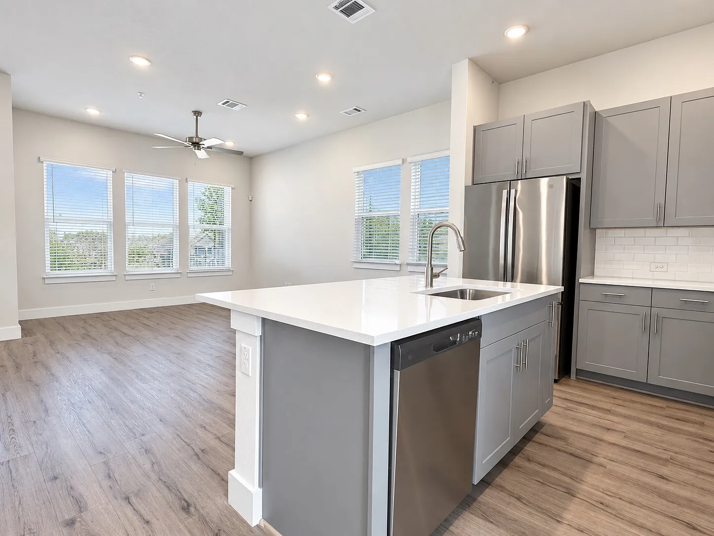 2 bed, 2.5 bath, 1113 sqft, $2,255 — Photo 1