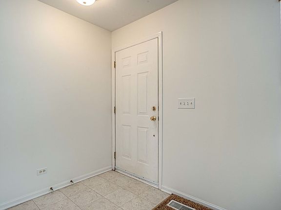 3rd image of 2122 Lotus Dr