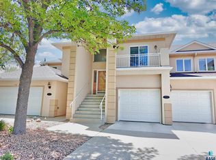 5905 S Shadow Wood Pl, Sioux Falls, SD 57108