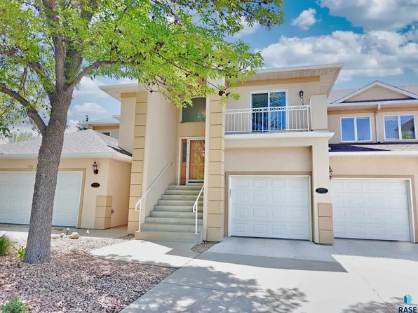 5905 S Shadow Wood Pl, Sioux Falls, SD 57108