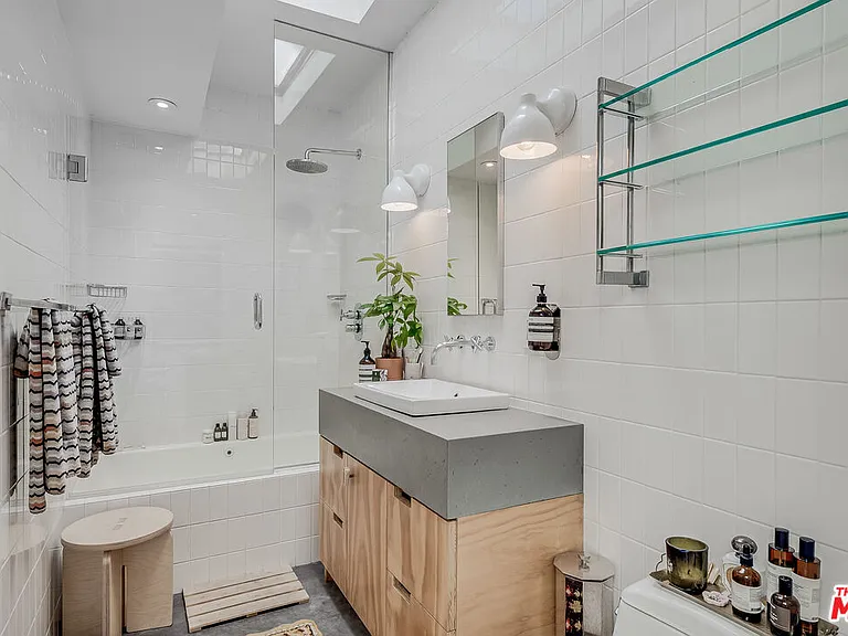 7979 Willow Glen Rd — Photo 17