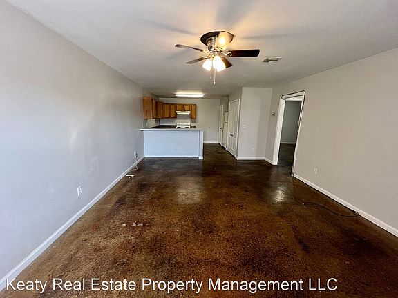 2nd image of 424 Vieux Orleans Cir APT A