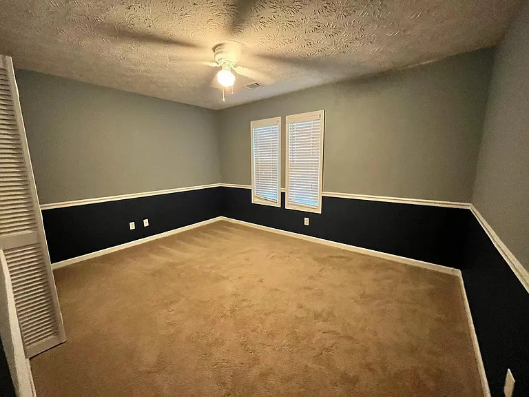 172 Kathryn Dr — Photo 10