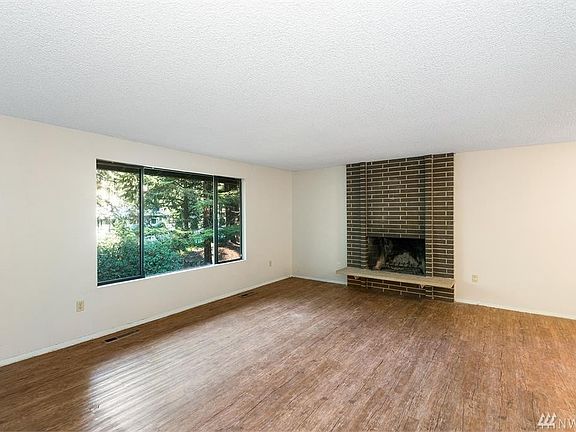 3rd image of 8200 University Point Cir NE