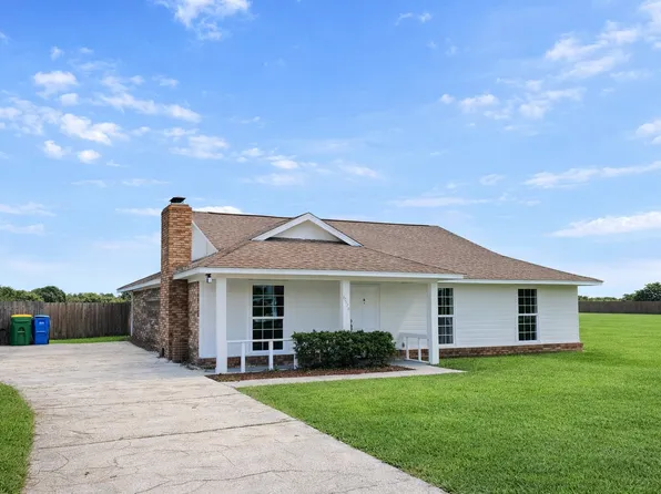 6820 Oakhurst Dr, Ocean Springs, MS 39564