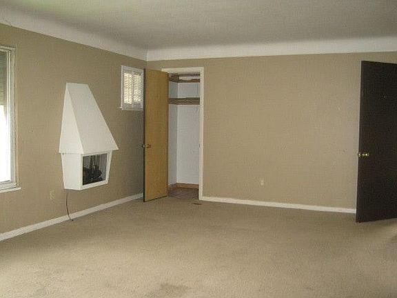 4th image of 9318 Garfield Blvd Floor 2