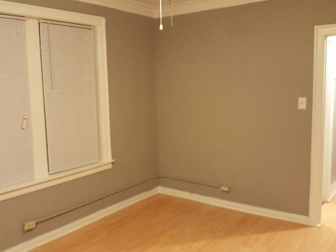 2nd image of 1227 N Milwaukee Ave