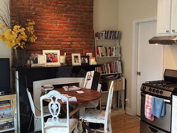 3rd image of 11 Charles St APT 5