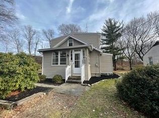 34 Nathaniel St, Worcester, MA 01604