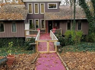 612 Leawood Dr, Greensboro, NC 27410