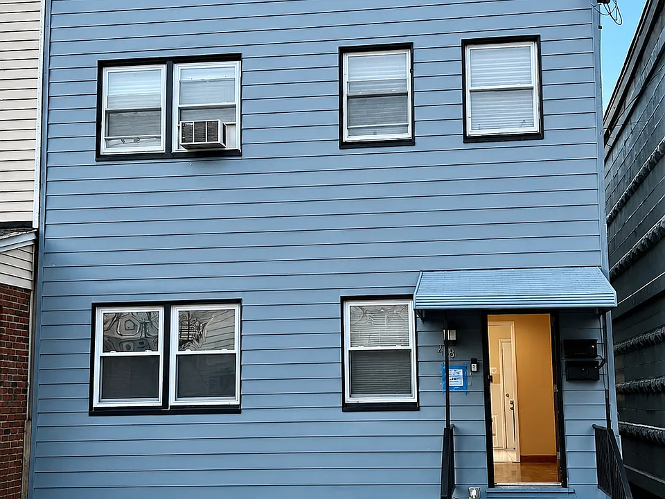 208 Sanford Ave #A