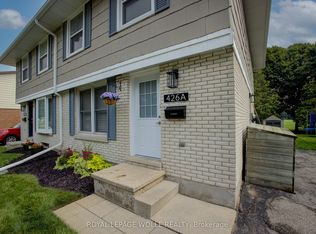426A Dunvegan Dr, Waterloo, ON N2K2C7
