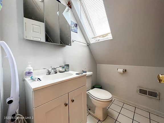 5th image of 1920 N Damen Ave APT 3