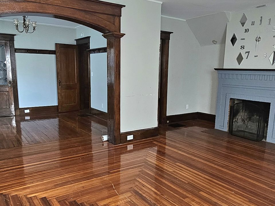 1st image of 126 Hobart St #1B