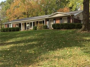 1911 Firethorn Dr, Saint Louis, MO 63131