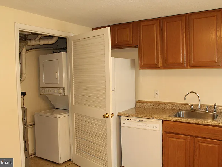 1769 Village Green Dr #Y-82 — Photo 4