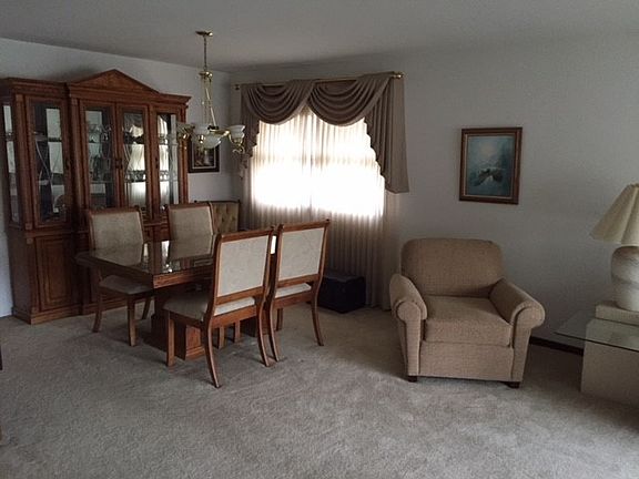 3rd image of 8329 Tanbark Dr