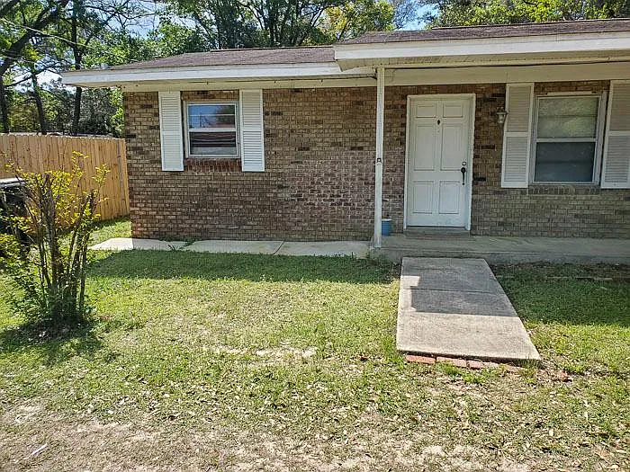 1615 Creighton Rd #B — Photo 1
