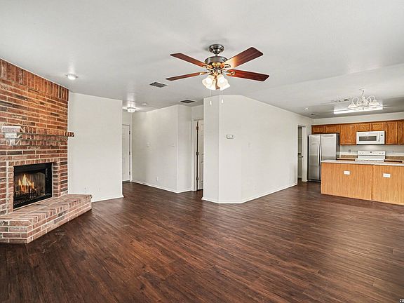 4th image of 7415 Lacey Oak