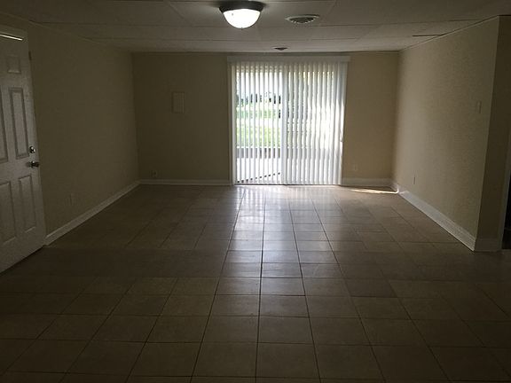 5th image of 442 Navajo St