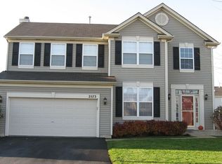 2573 Red Hawk Ridge Dr, Aurora, IL 60503