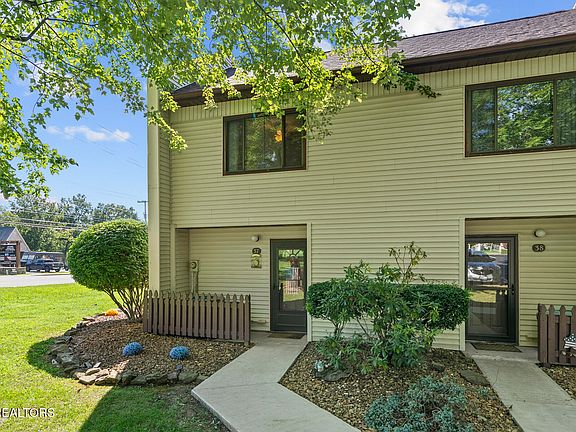 2nd image of 37 Wilshire Heights Dr #37