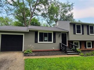 1741 Meadows Rd, Madison, OH 44057