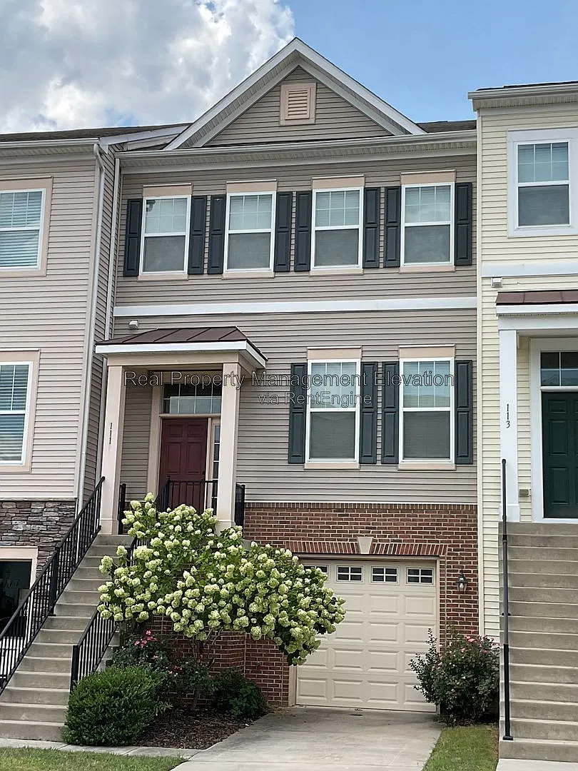 3 bed, 2.5 bath, 1672 sqft, $2,200 — Photo 1