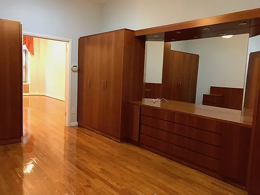 Rented by Warren T Real Estate Corp. | media 20