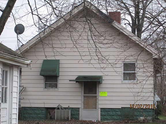 3rd image of 2050 N Gale Ave