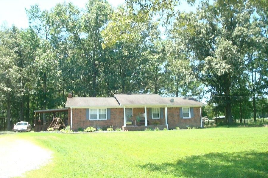 1st image of 896 Parker Dr